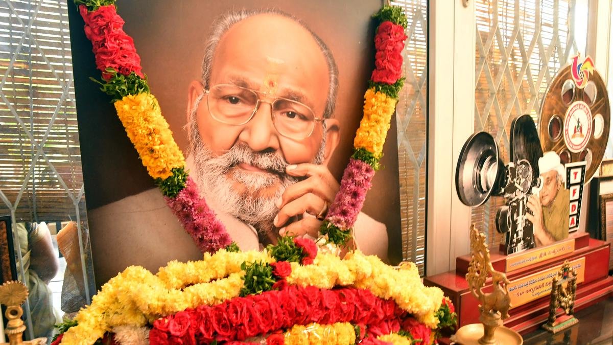 Filmmaker par excellence: Kalatapasvi Viswanath no more