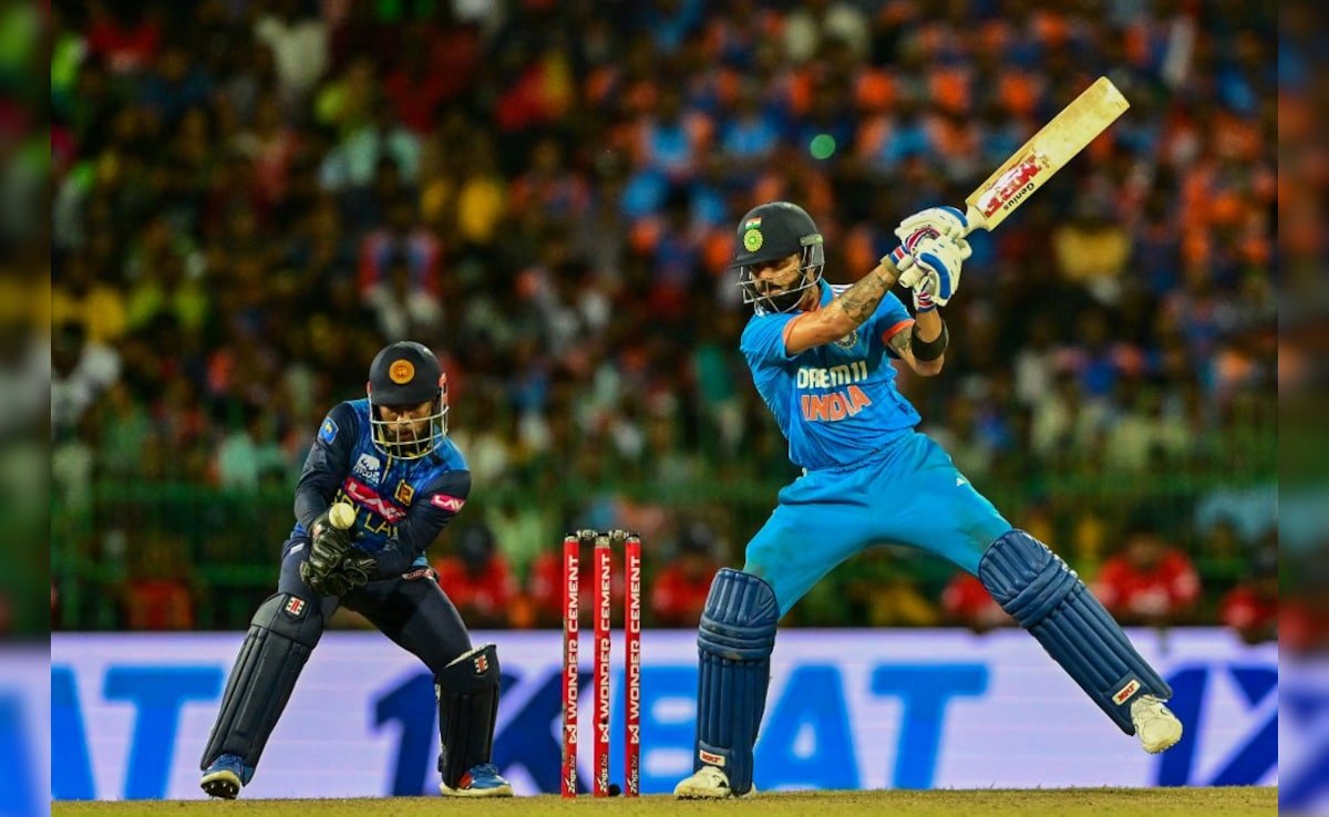 “Tough Pitch To Play Spin”: Dinesh Karthik Backs Virat Kohli After Poor Show vs Sri Lanka