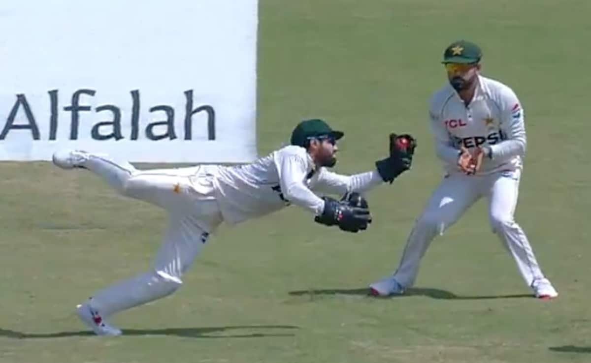 Mohammad Rizwan Takes Brilliant One-Handed Catch vs Bangladesh, Stuns Everyone – Watch