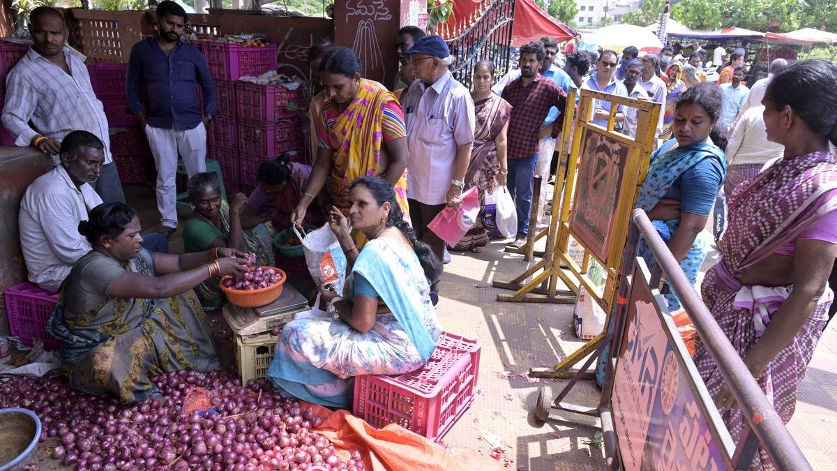 Onion, tomato prices likely to stabilise by next week, says Rythu Bazaar official