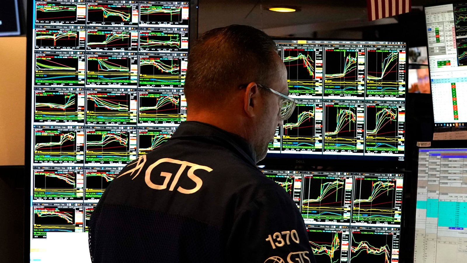 These 2 active ETFs have outperformed the S&P 500 this year, last year and over 5 years