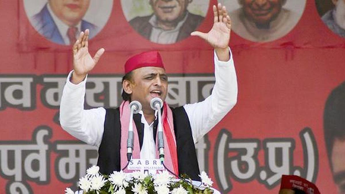 Akhilesh condemns ‘persecution’ of Azam Khan at meeting with family