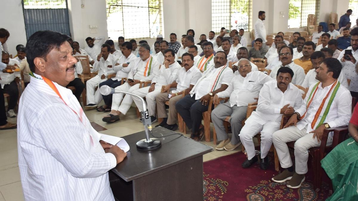 No race for CM’s chair, Siddaramaiah to continue: Mahadevappa